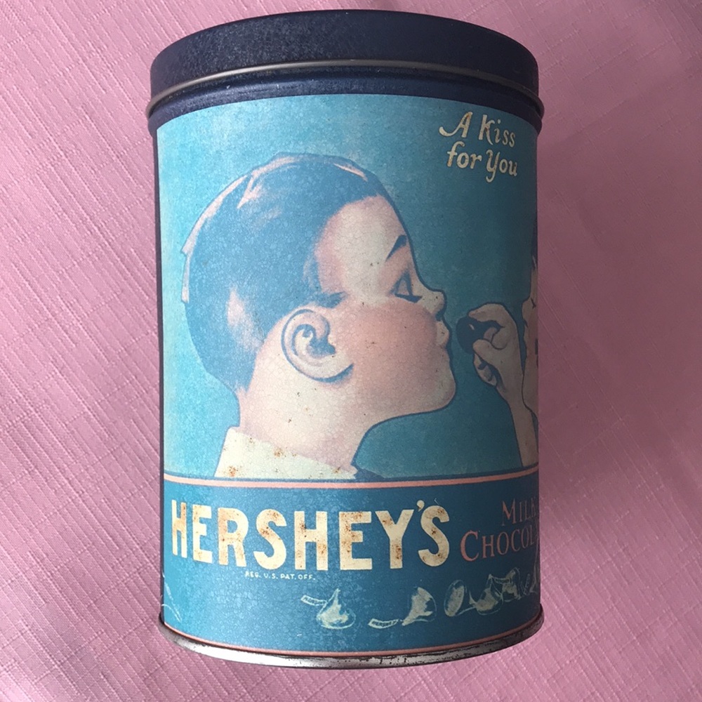 Hershey’s Chocolates Vintage Tin 1980 Cylinder 7x4 - Picture 2 of 9